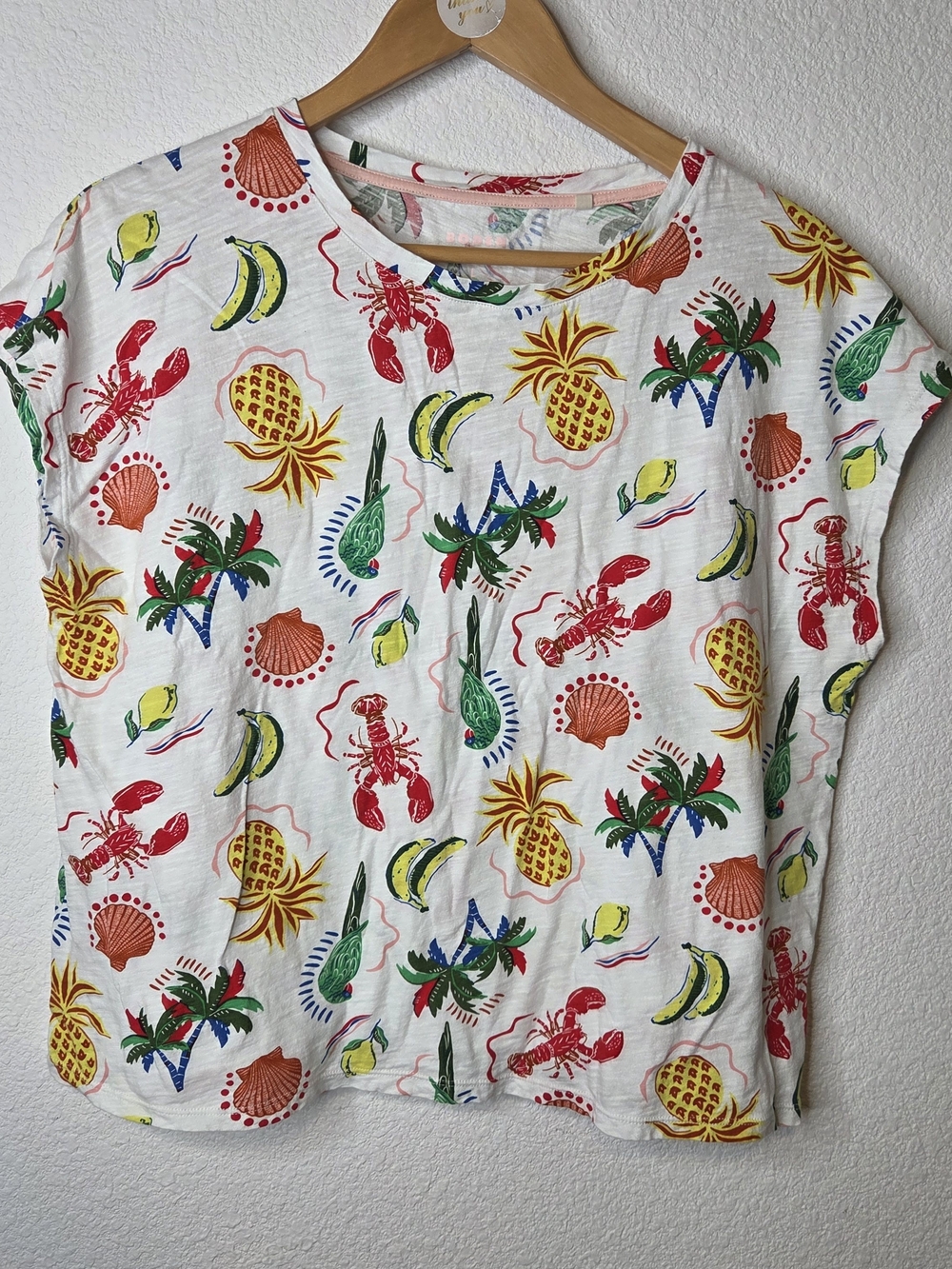Boden Louisa Slub Fit Tee with Multicolor Tropical Fruit & Lobster Print Size L